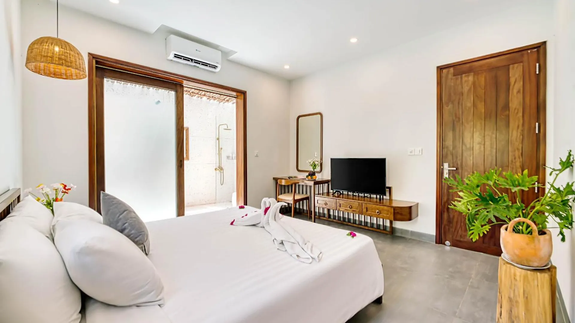 Serene Villa, 4Brs Riverside, Private Pool Hoi An Villa